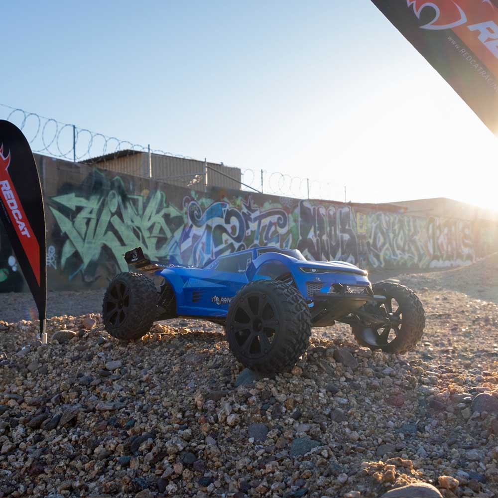 Redcat Piranha TR10 RC Car - 1:10 Brushed 2WD Electric Truggy - Image 4